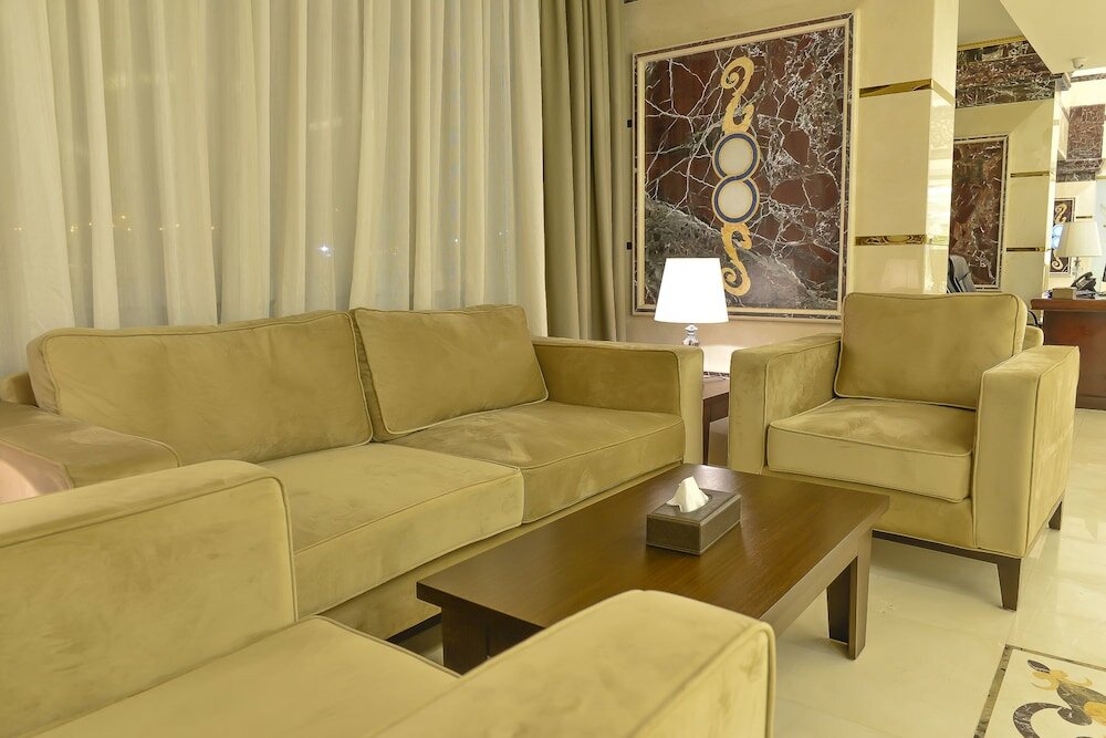 Фото Crown Town Hotel