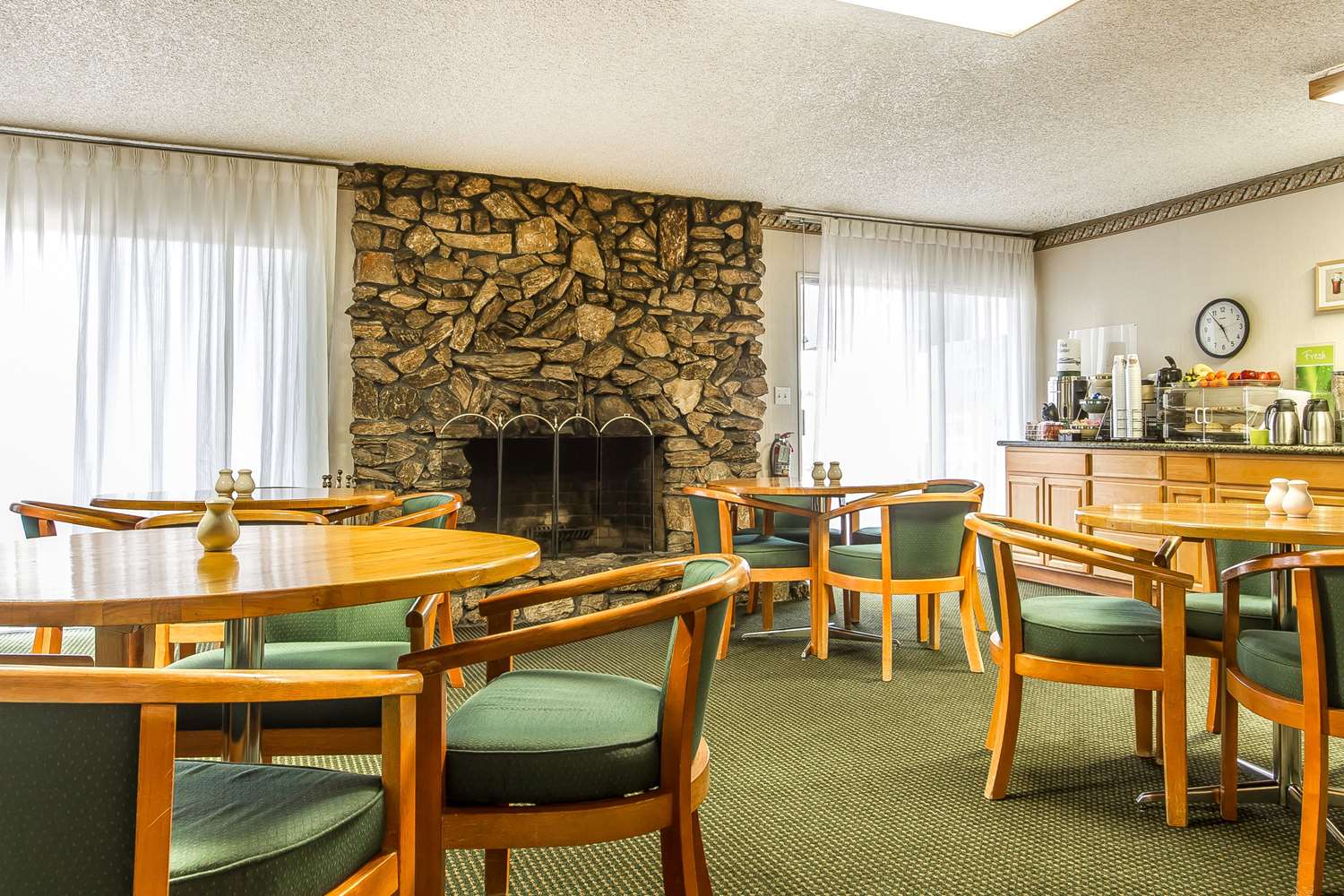 Фото Quality Inn & Suites Silicon Valley