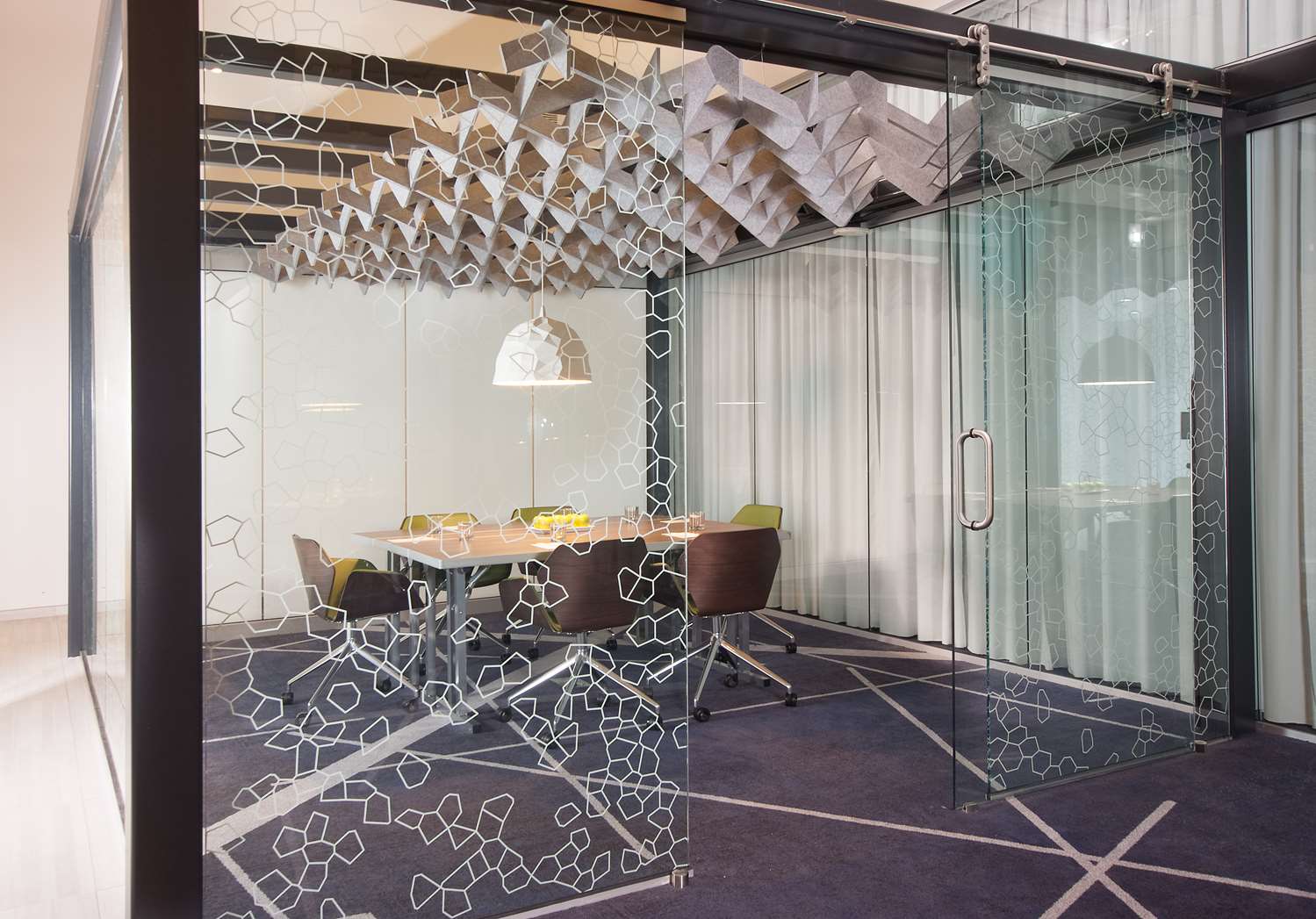 Фото Embassy Suites Raleigh-Crabtree