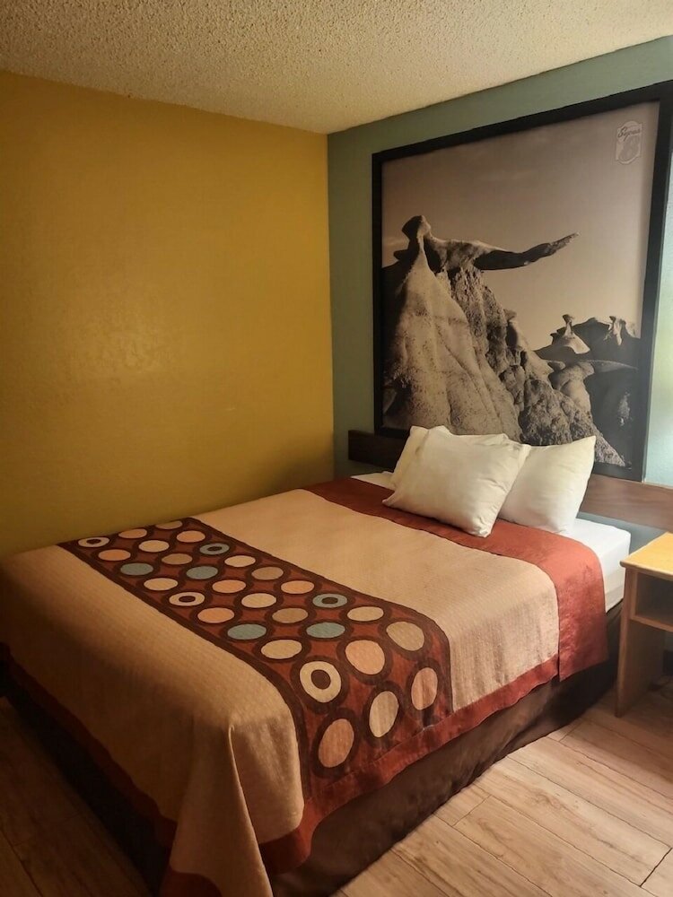 Фото Super 8 by Wyndham Raton