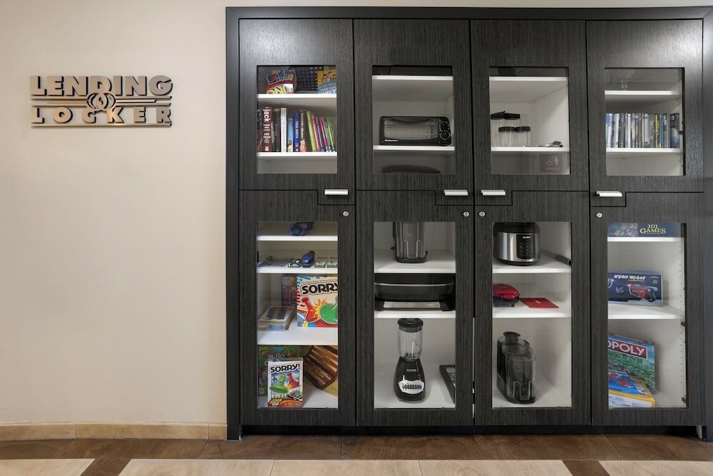 Фото Candlewood Suites Chester - Philadelphia International Airport, an Ihg Hotel