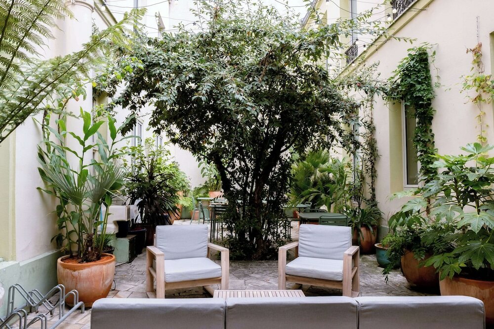 Фото Kyriad Paris 10 - Canal Saint Martin - Republique