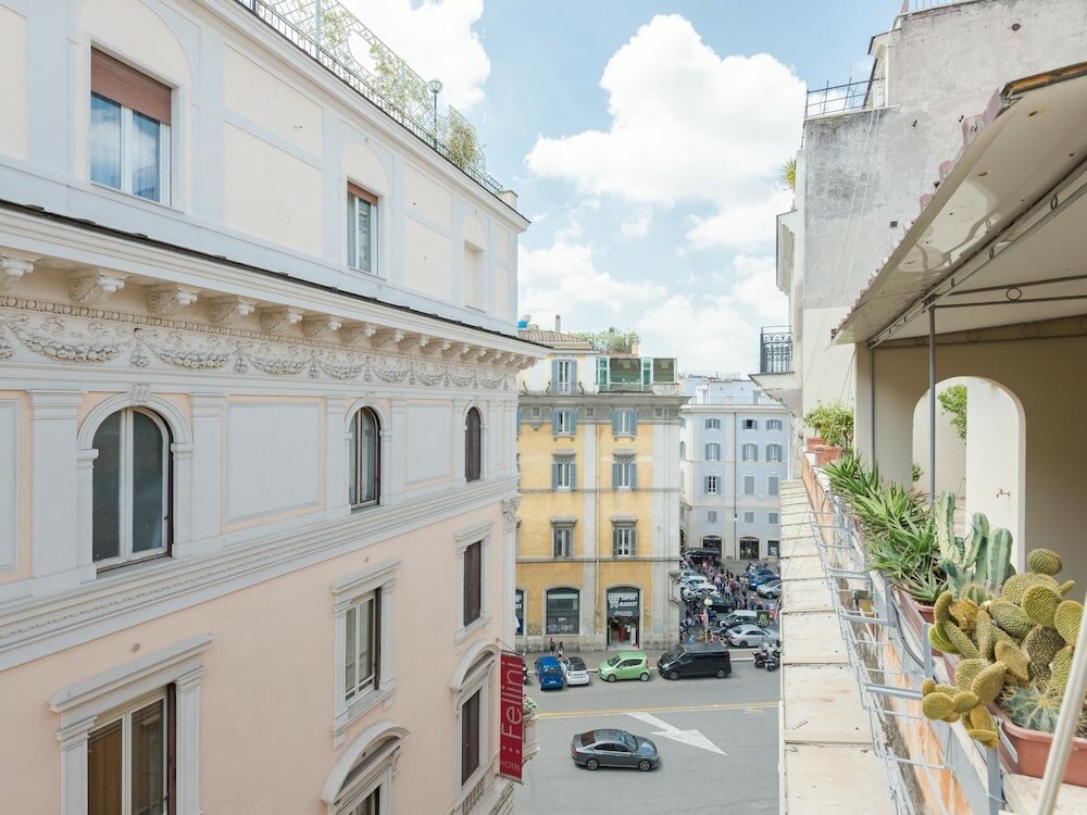 Фото Rsh Trevi Fountain Luxury Apartment