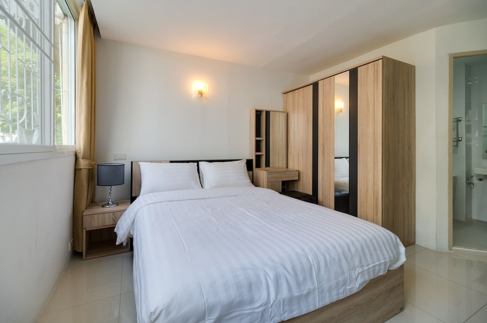 Фото Le Vanvarothai Saladaeng Residence