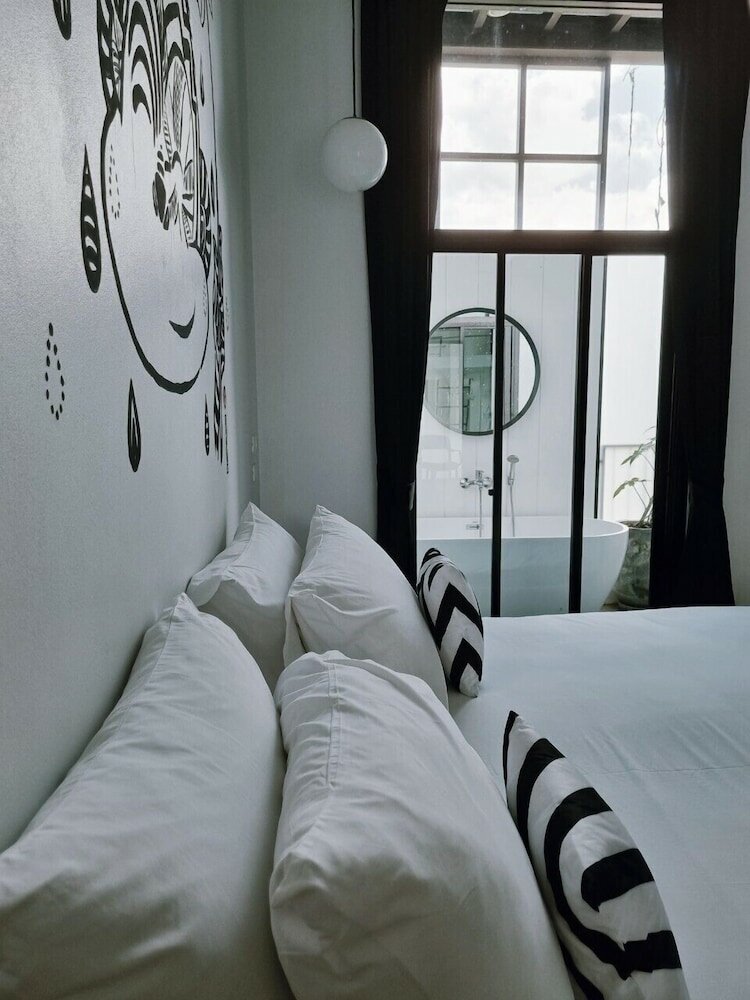 Фото Blu Monkey Hub & Hotel Ranong