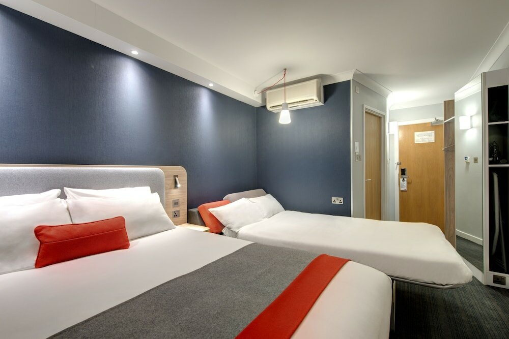 Фото Holiday Inn Express Edinburgh - Leith Waterfront, an Ihg Hotel