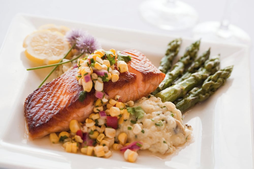 Фото Sheraton Portsmouth Harborside Hotel