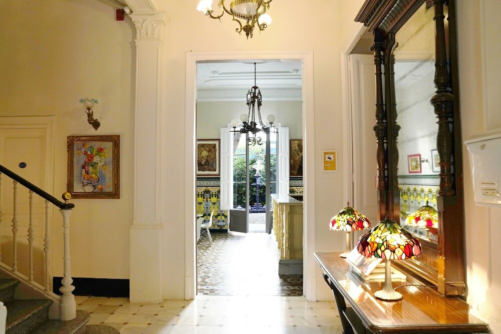 Фото Hotel Medium Renaixença