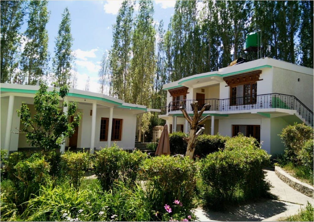 Фото Tih Royal Heritage Resort