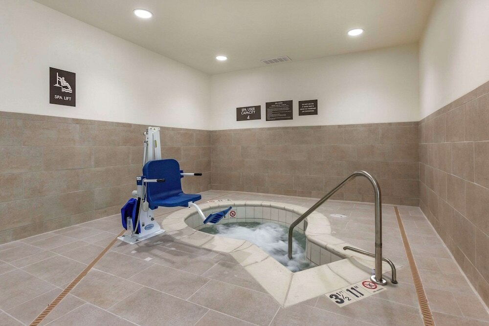 Фото Comfort Suites Albuquerque Airport