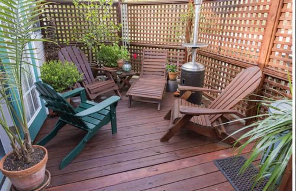 Фото Charles Bass House Bed & Breakfast