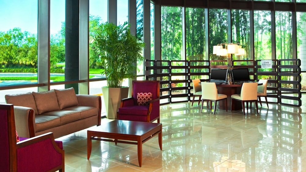 Фото Sheraton Tampa Brandon Hotel