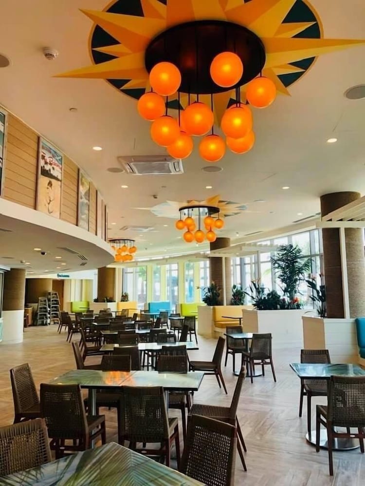 Фото Margaritaville Beach Resort Nassau