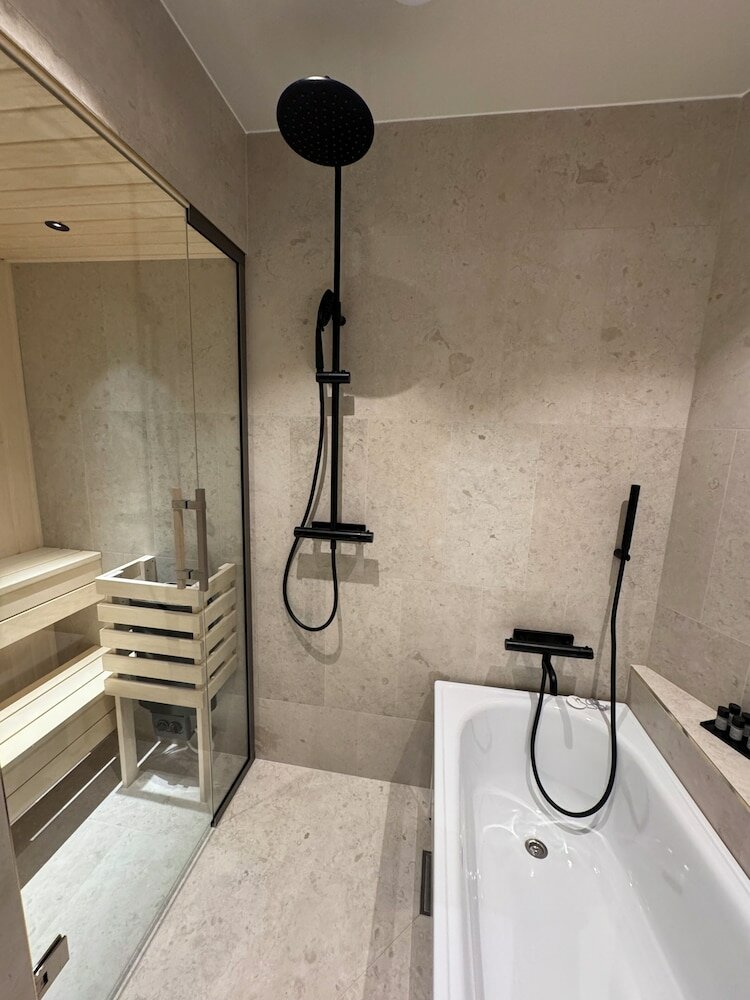 Фото Crystal Plaza Hotel