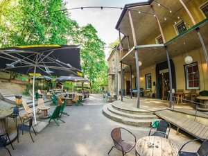 Хостел Downtown Forest Hostel & Camping