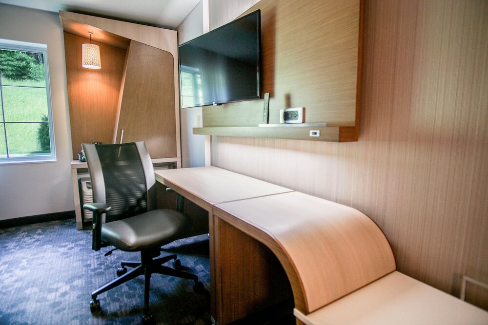 Фото Courtyard by Marriott Lenox Berkshires