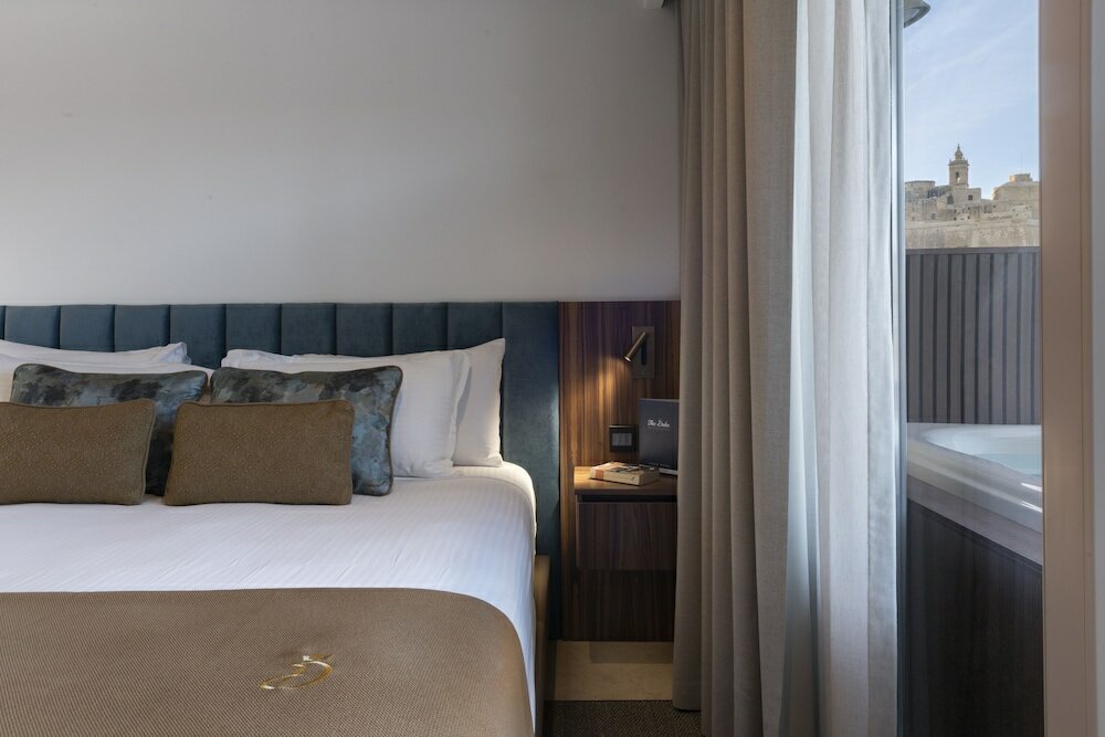 Фото The Duke Boutique Hotel