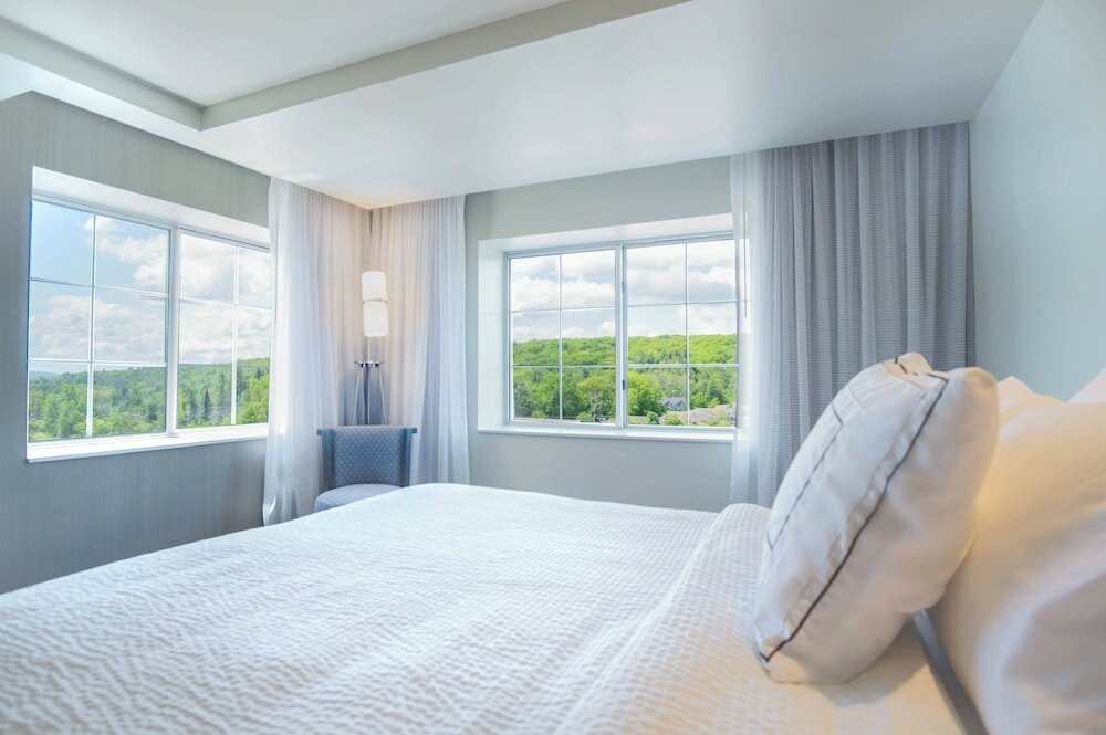 Фото Courtyard by Marriott Lenox Berkshires