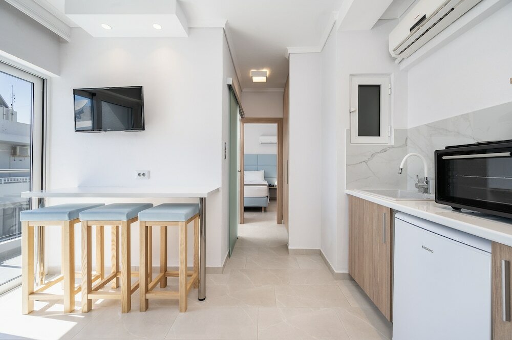 Фото Poseidon Hotel and Apartments