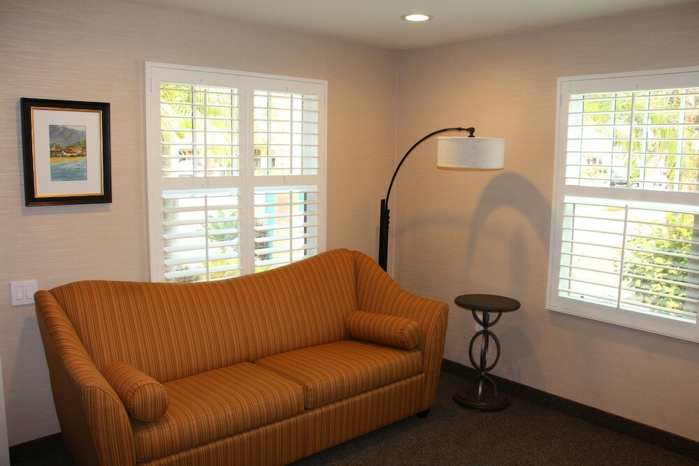 Фото Franciscan Inn & Suites