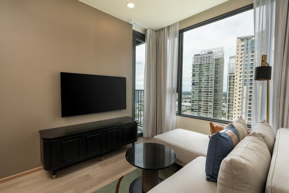 Фото Staybridge Suites Bangkok Sukhumvit