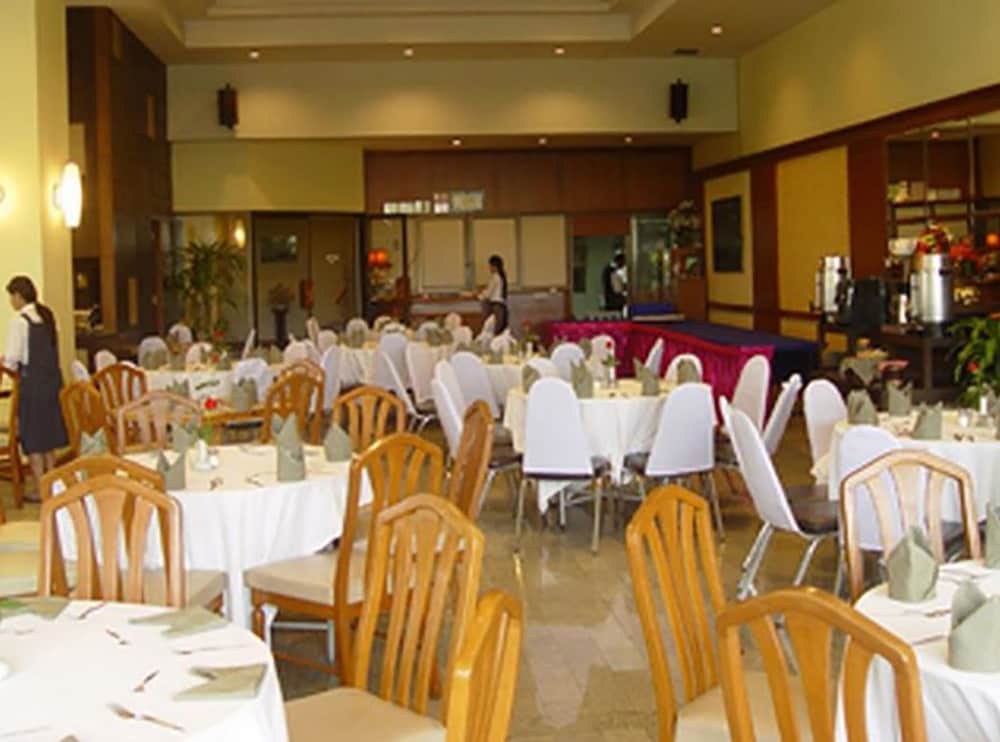 Фото Royal Lanna Hotel