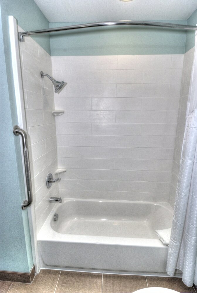 Фото Holiday Inn Express & Suites Austin South, an Ihg Hotel