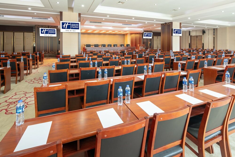 Фото Holiday Inn Express Luoyang City Center