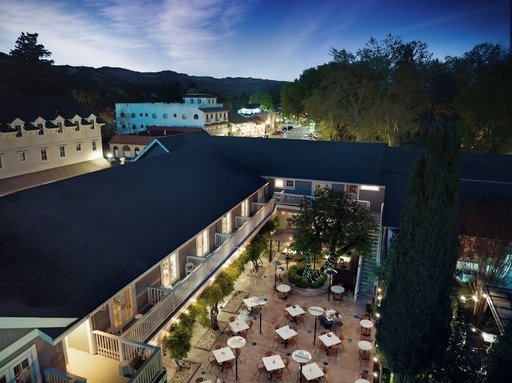 Фото отеля 2