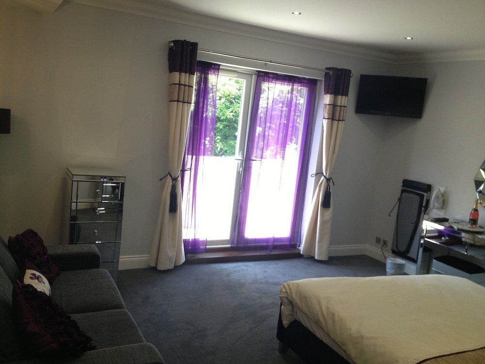 Фото New Westcliff Hotel