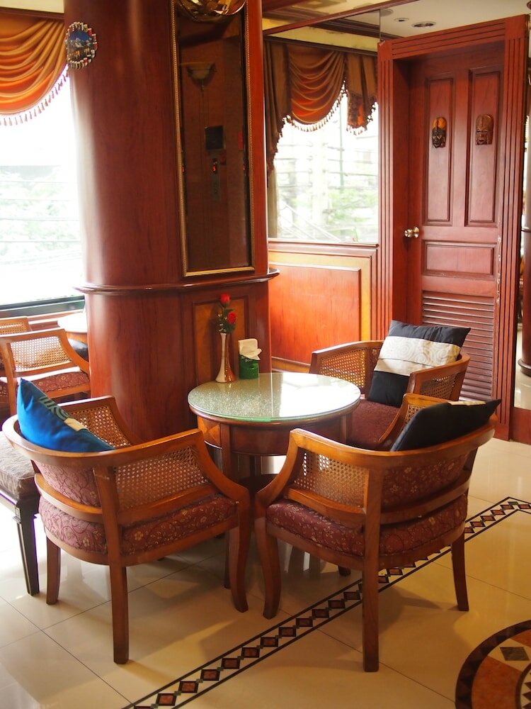 Фото Parkway Inn