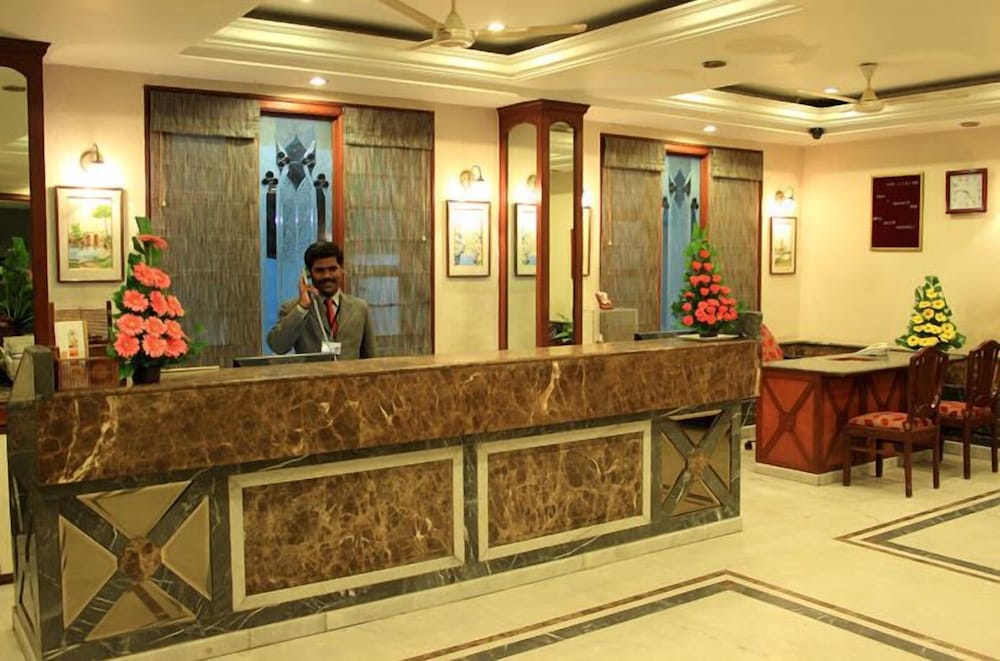 Фото Hotel Basant Residency
