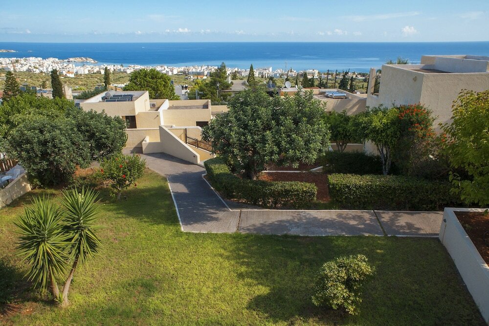 Фото Sundance Apartments and Suites