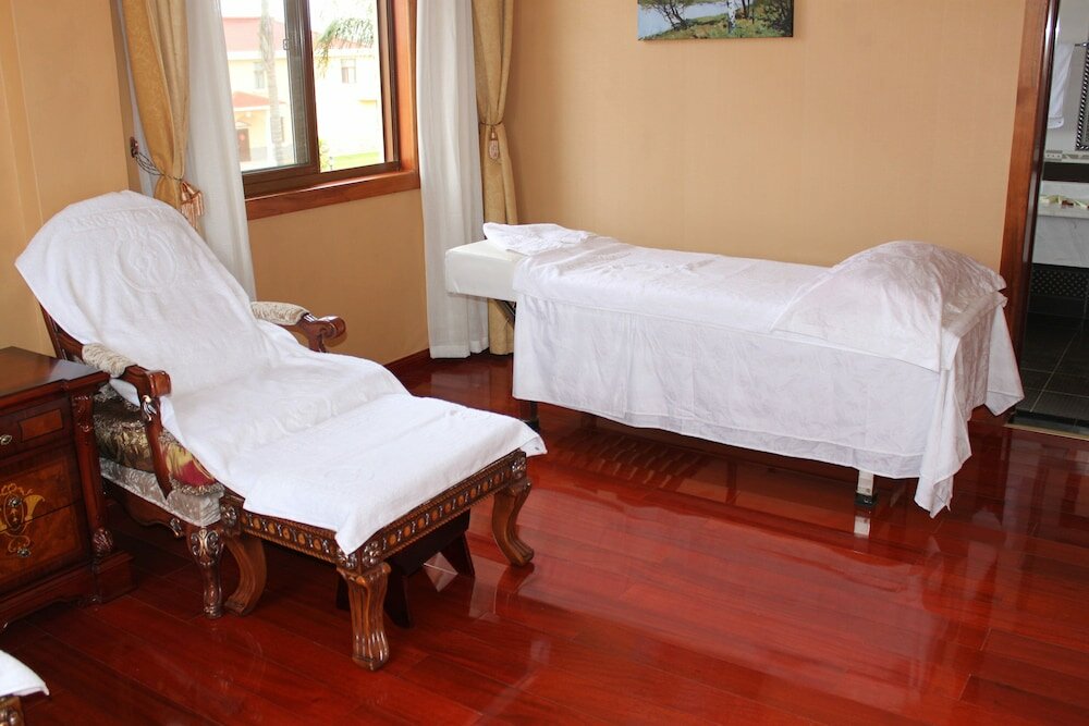 Фото Madagascar Golden Peacock Hotel