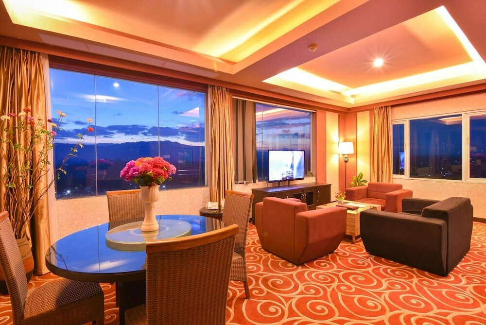 Фото Grand Rocky Hotel