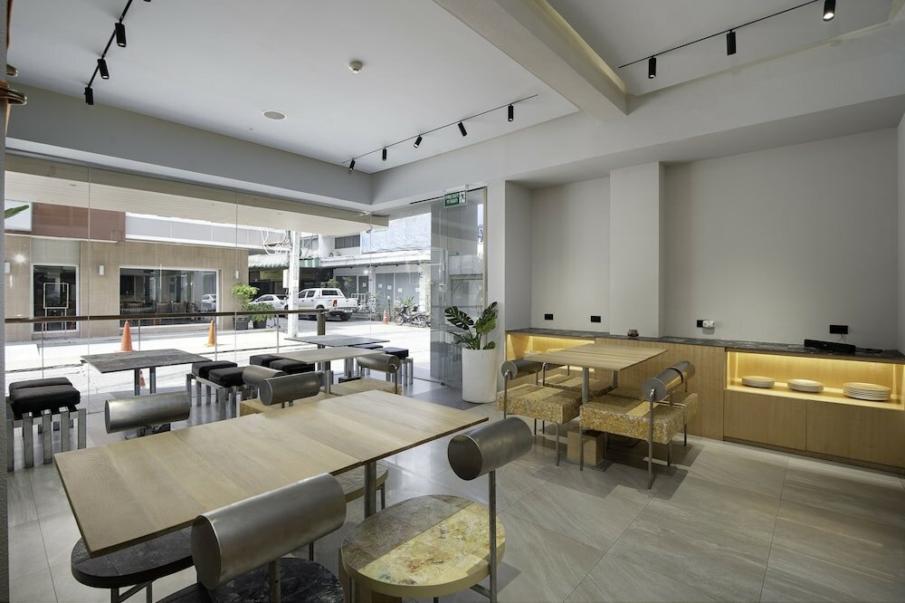 Фото Metz Pratunam Hotel