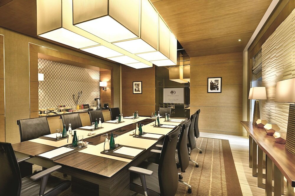 Фото DoubleTree by Hilton Riyadh - Al Muroj Business Gate