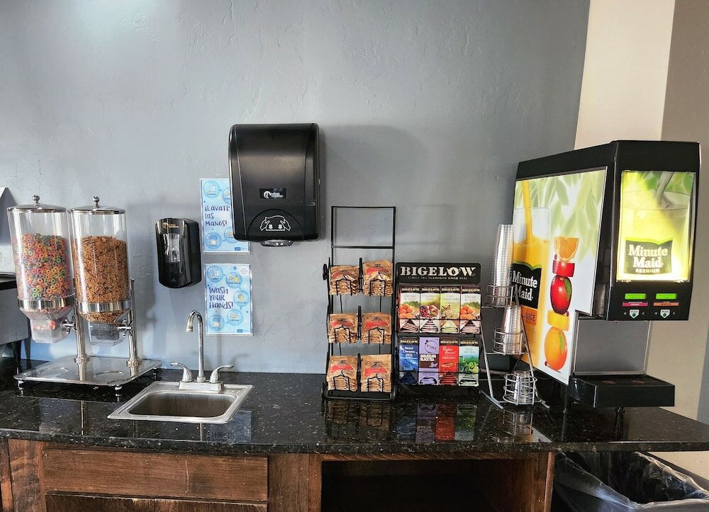 Фото Red Lion Inn & Suites Tucson Downtown