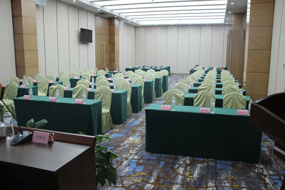 Фото Holiday Inn Express Ordos Dongshen, an Ihg Hotel