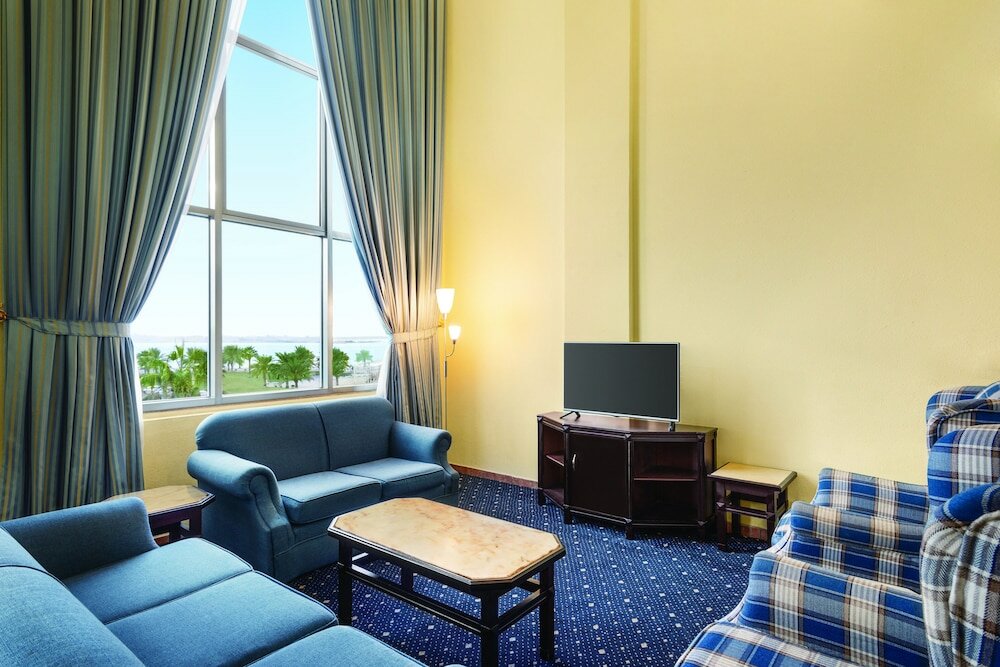 Фото Howard Johnson Hotel Dammam