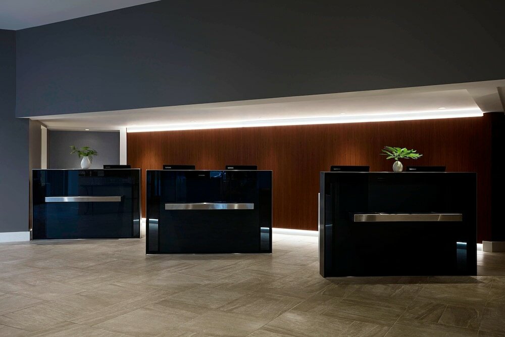 Фото Long Island Marriott