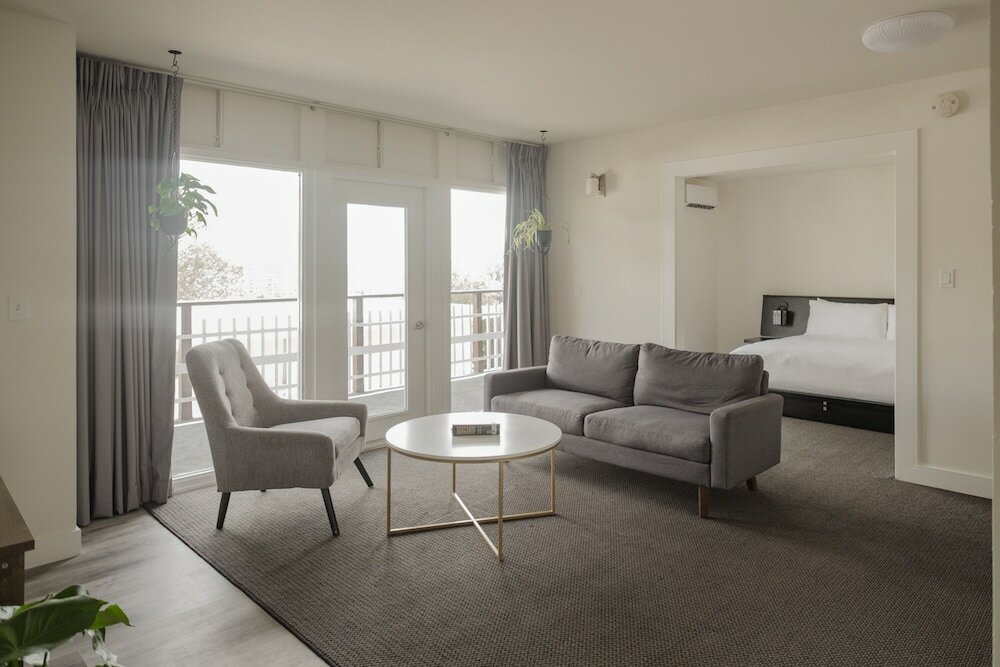 Фото Hollywood Hills Hotel