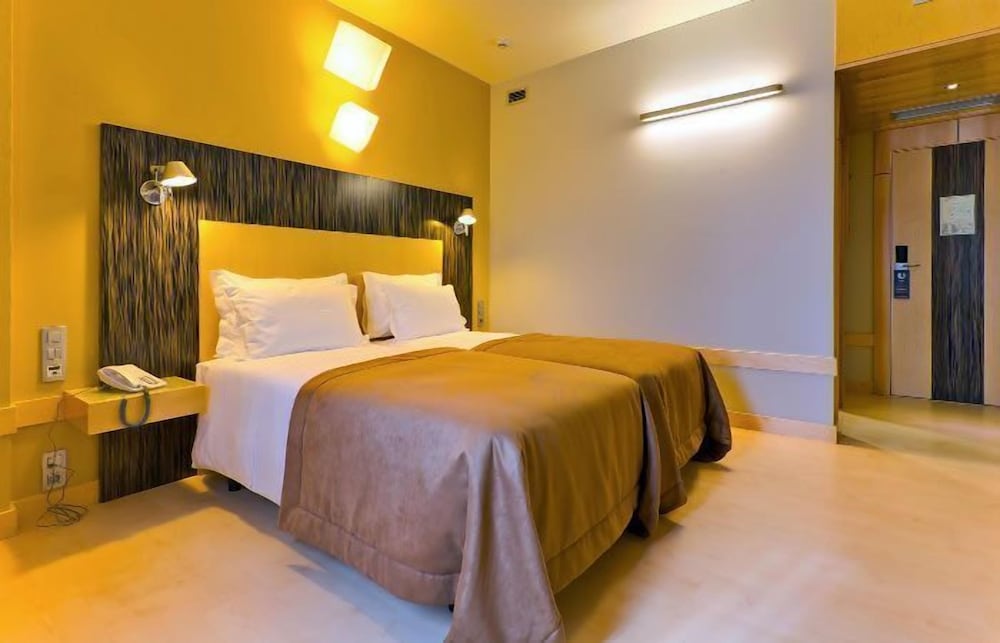 Фото Hotel Alif Avenidas