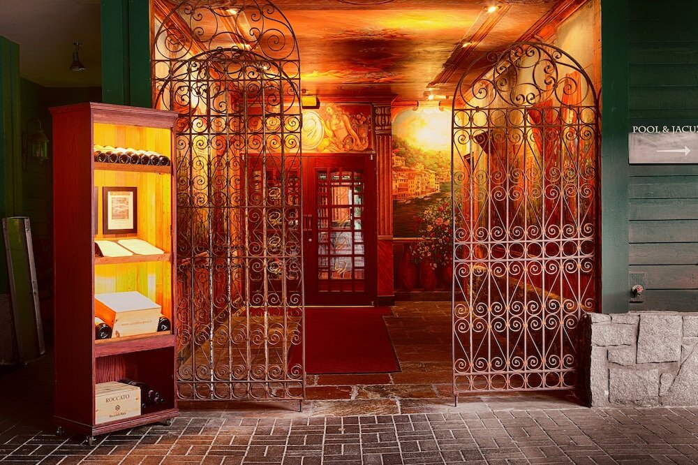 Фото Pinnacle Hotel Whistler Village