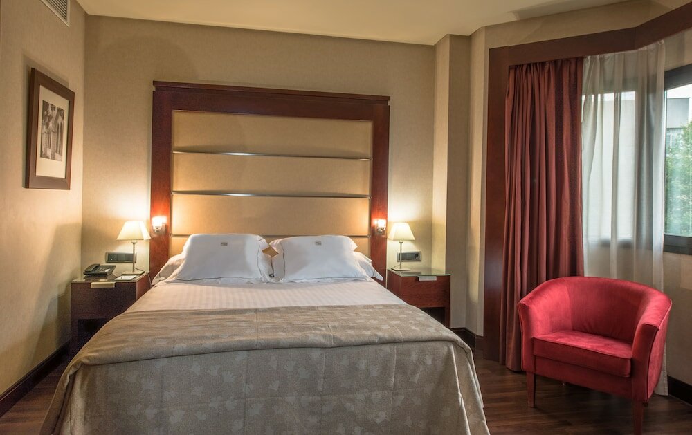 Фото Hotel Badajoz Center