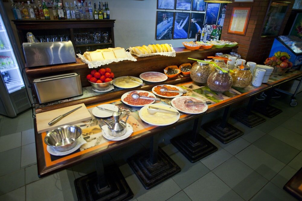 Фото Hotel Subur