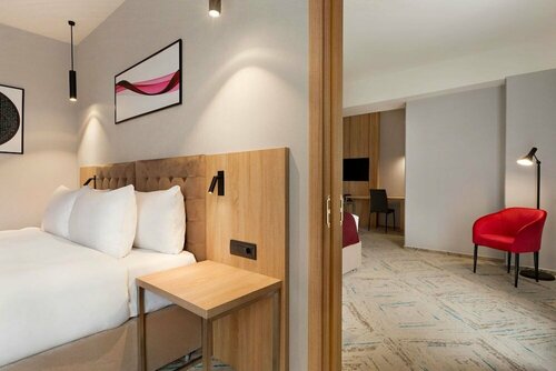 Гостиница Ramada by Wyndham Targu Jiu в Тыргу Жиу