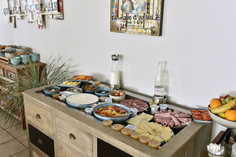 Фото Hôtel Arles Plaza