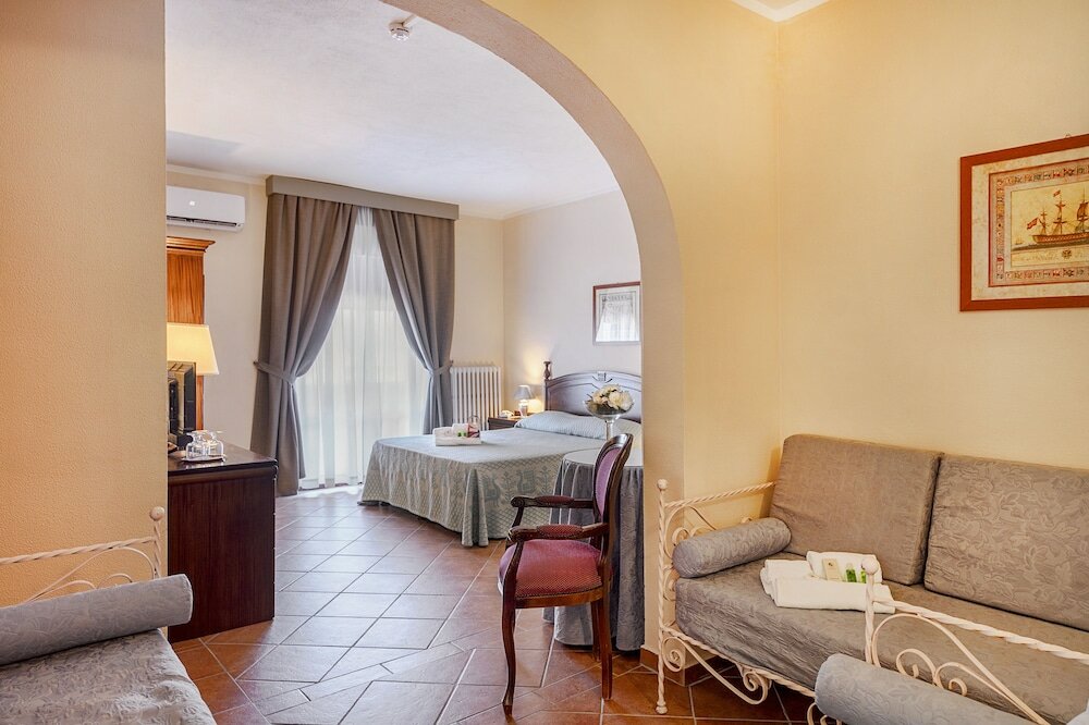 Фото Colonna Palace Mediterraneo