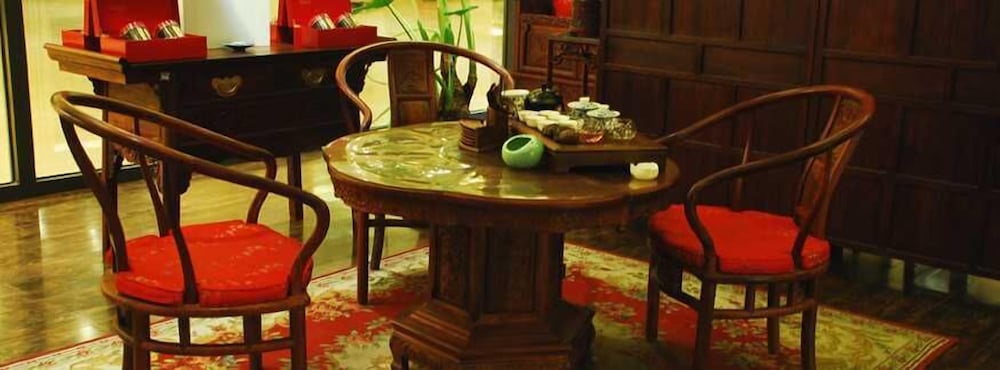 Фото The Hot Spring Hotel